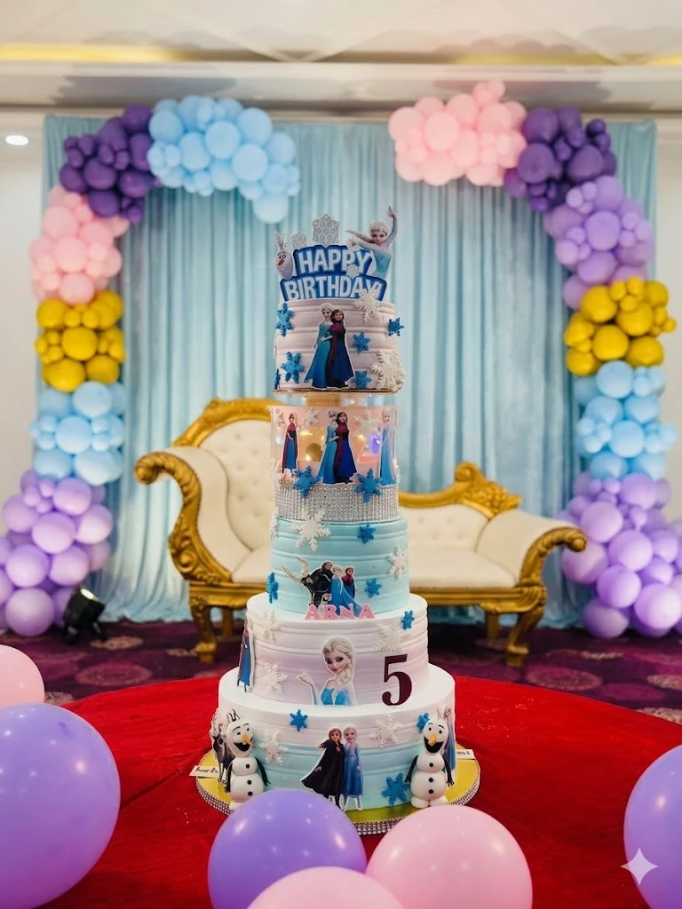 6.Frozen Movie theme cake 6.Frozen Movie theme cake